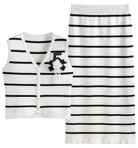 Korean Vintage 2-Piece  Set Breathable V-Neck Top and Floral Printed Knitted Hip Skirt Wholesale Clothing